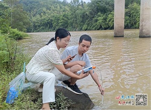 赣州水文监测中心主任，守护水资源，筑牢防汛线