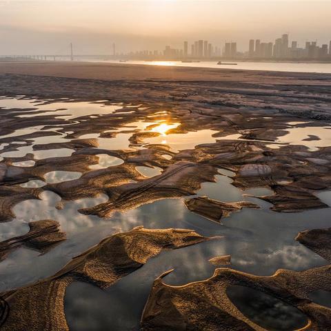 江边水文监测，守护生态安全的重要一环